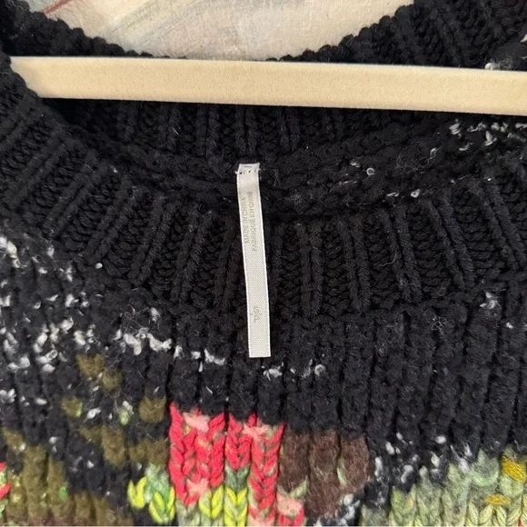 Free People Magic Rose Sweater Knit Red Black Green Size Medium - Picture 4 of 8